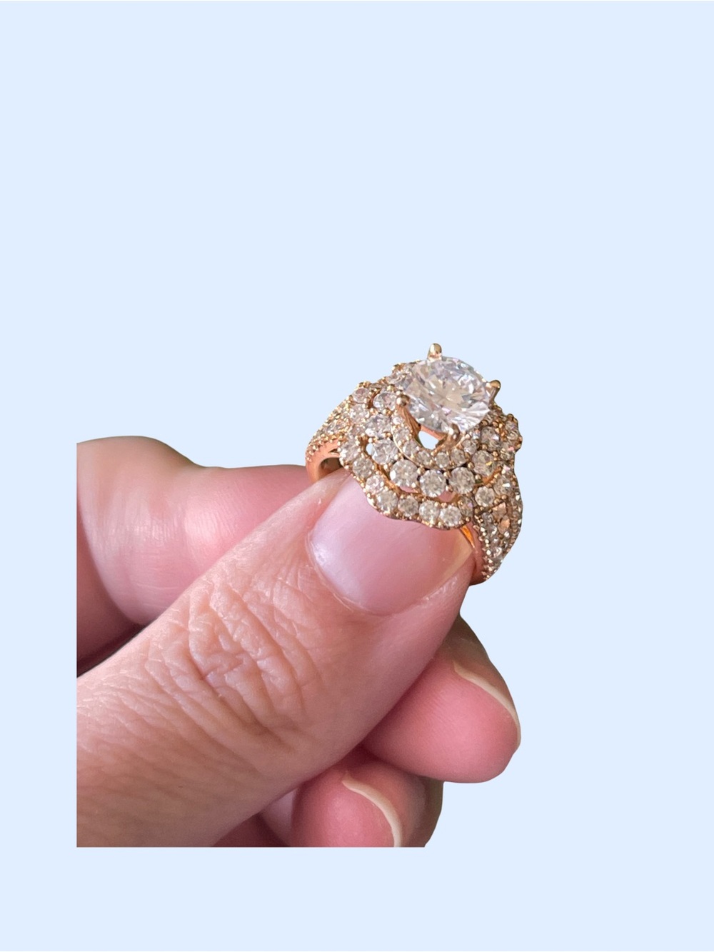 Elegant Luxurious Zirconia Ring